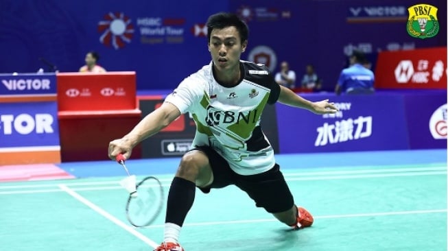 Shesar Hiren Rhustavito Evaluasi Diri Usai Dikalahkan Kento Momota pada tempat Kumamoto Masters 2023