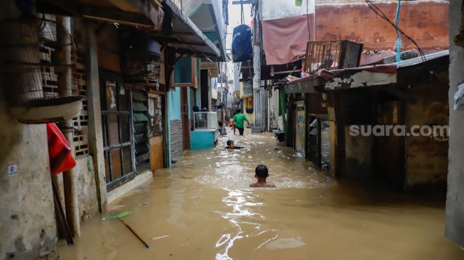 Bertambah! BPBD Catat Ada 69 RT pada Jakarta Terendam Banjir