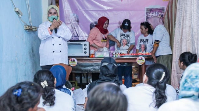 Buka Peluang Usaha UMKM untuk Ibu-ibu Lewat Baking Class Cup Cake
