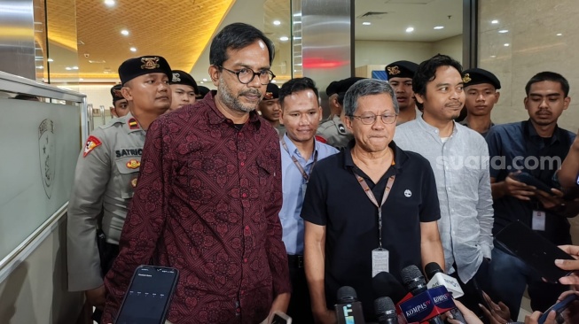 PDIP Mau Cabut Laporan dikarenakan Sepakat Kritik Jokowi, Rocky Gerung: Lebih Baik Terlambat daripada Telat Sadar