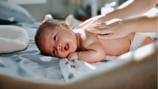 Agar Tak Ganggu Tumbuh Kembang Si Kecil, Bidan Punya Peran Penting Edukasi Ibu Soal Aspek Bidang Kesehatan Kulit Bayi juga Balita