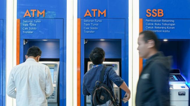 Cara Ambil Uang dalam tempat ATM Luar Negeri Pakai Kartu Debit BRI