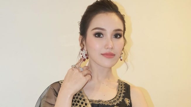 Ayu Ting Ting Ternyata Juga Punya Geng Arisan Sendiri, Anggotanya Gak Ada yang digunakan yang disebutkan Artis