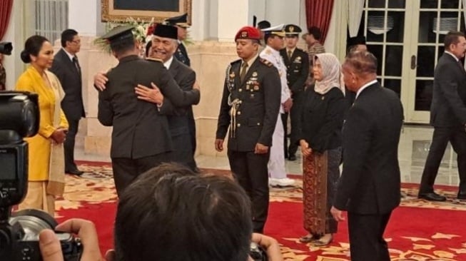 Pulang ke RI Hanya Untuk Lihat Menantu Dilantik Jadi KSAD, Luhut Bakal Kembali ke Singapura