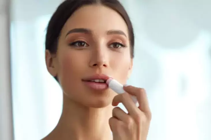 5 Rekomendasi Lip Balm untuk Bibir Kering