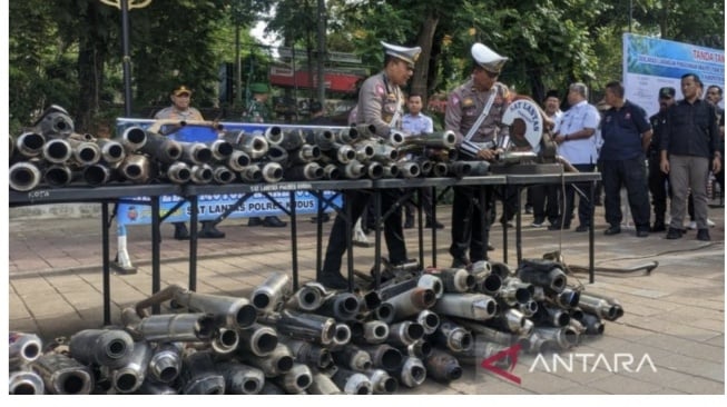 Proyek Polisi Ini adalah adalah Kurangi Knalpot Brong Pelajar