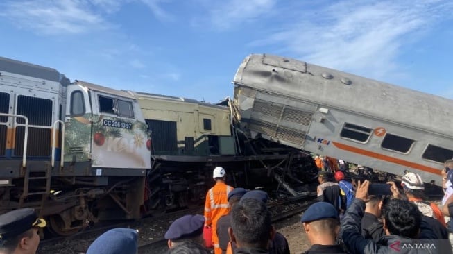 UPDATE Tabrakan KA Turangga lalu juga KA Lokal Bandung Raya: Masinis lalu 2 Petugas Meninggal Bumi