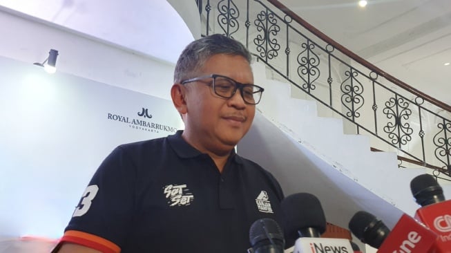 Hasto Ungkap Pertemuan Mahfud MD dengan Ketua Umum Partai Pengusung Sebelum Melakukan Pertemuan Pratikno