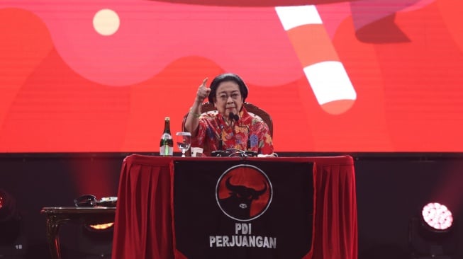 Jangan Takut Diintimidasi Aparat, Megawati: Katakan ‘Pak Sudahlah, Situ Anak Rakyat Digaji Oleh Rakyat’