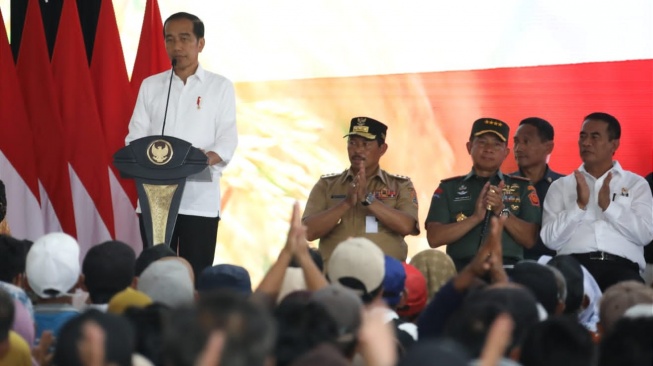 Berjumpa Petani Se-Jawa Tengah, Presiden Jokowi Tambah Anggaran Pupuk Subsidi Hingga Rp14 Billion