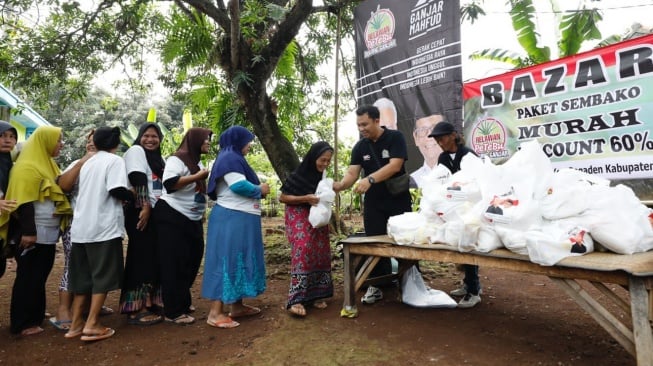 Ringankan Beban Masyarakat, Petani Tebu Bersatu Hadirkan Sembako Murah pada Subang