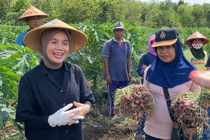 Atikoh Ganjar Pastikan KTP Sakti Bakal Urai Permasalahan Pupuk Subsidi