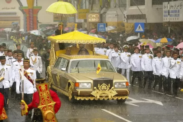 Menikah Besok, Pangeran Mateen Bakal Pakai Rolls-Royce Berlapis Emas?