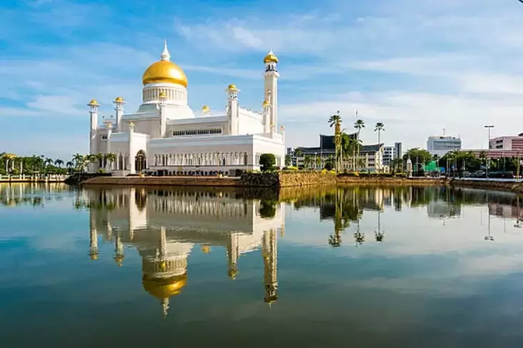 Menilik Keindahan Masjid Sultan Omar Ali Saifuddien, Tempat Akad Nikah Pangeran Mateen dan juga Anisha Rosnah