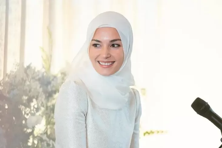 Profil Anisha Rosnah Calon Istri Pangeran Mateen yang mana Juga dari Keluarga Bangsawan