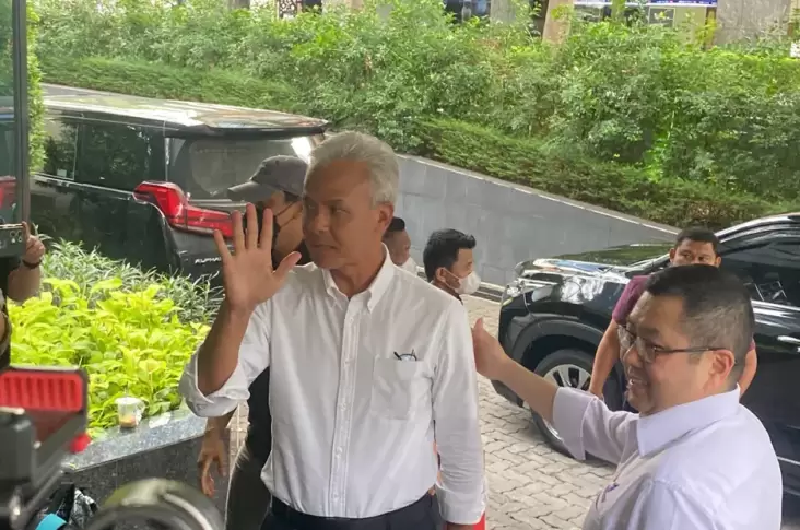 Rapat Rutin pada Gedung TPN, Ganjar: Selamat Natal lalu Tahun Baru