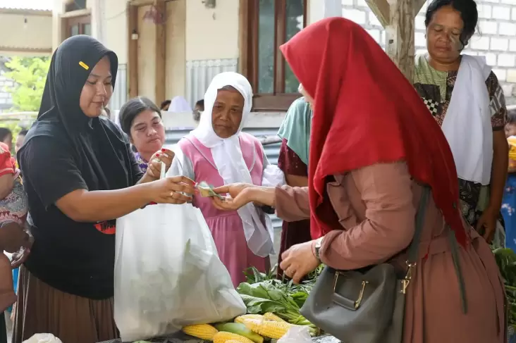 Relawan Ganjar-Mahfud Gelar Bazar Sayur Mayur hingga Sembako Murah di dalam pada Tuban