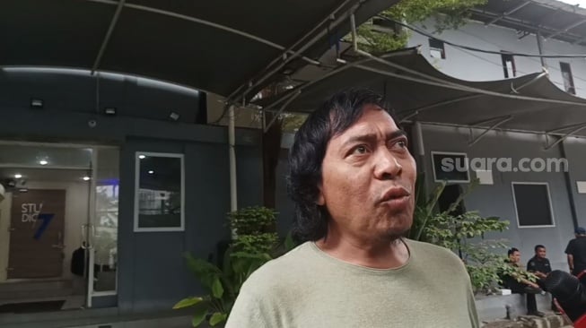 Alasan Politis Komeng Pilih Berjuang di area area DPD RI Ketimbang DPR RI