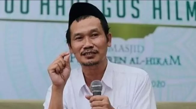 Gus Baha perihal Arti Bahagia: Tak Harus Jadi Pejabat atau Bergelimang Kekayaan