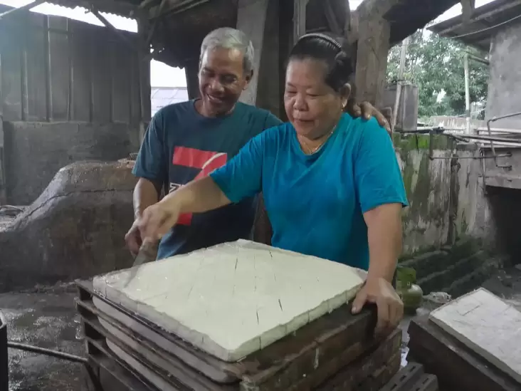 Kisah Tercapai Seorang Karyawan Swasta Banting Setir Jadi Perajin Tahu