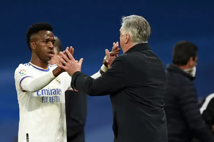 Ancelotti Santai Tanggapi Rumor Vinicius Hengkang dari Real Madrid