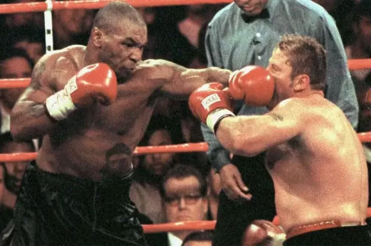 Bogem Mike Tyson Mendarat pada pada Dagu, Roy Jones: Bencana buat Jake Paul