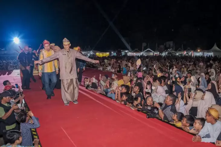 Sandiaga Sebut Festival Rimpu Mantika Perkenalkan Kekayaan Budaya kemudian Wisata Bima