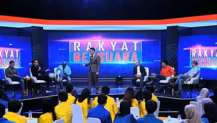 Besok Waktu senja Rakyat Bersuara Bahas Tuntas Soal Ramai Koalisi, Negeri Tanpa Oposisi dengan Aiman Witjaksono, Refly Harun, Adian Napitupulu, lalu Narasumber Kredibel, Hanya di dalam tempat iNews