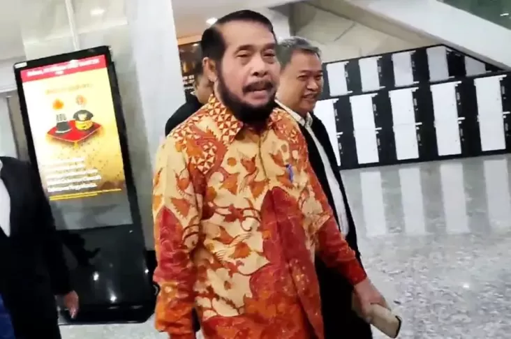 Diduga Melanggar Kode Etik, Paman Gibran Kembali Dilaporkan ke MKMK