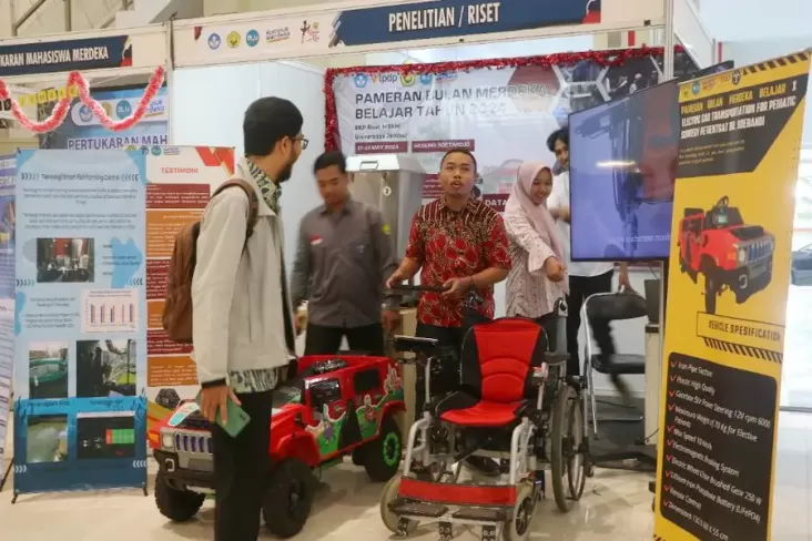 Intip Kursi Roda Cerdas Karya Anak Bangsa, Bergerak dengan Sensor Suara