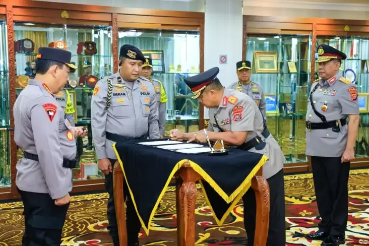 Kapolri Lantik Brigjen Pol Dwi Irianto Jadi Kapolda Sulawesi Tenggara