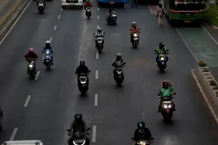 Kenapa Motor Harus Menyalakan Lampu Utama pada tempat Siang Hari? Simak Asal Usul juga Alasannya