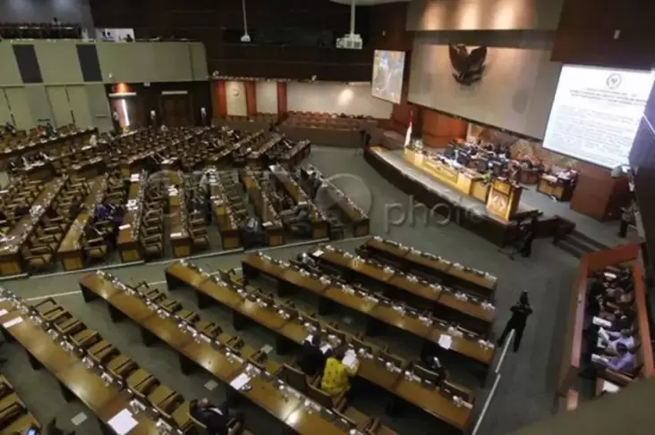 Prestasi DPR Dikritik, Cuma Sahkan UU DKJ dari 47 RUU Fokus 2024