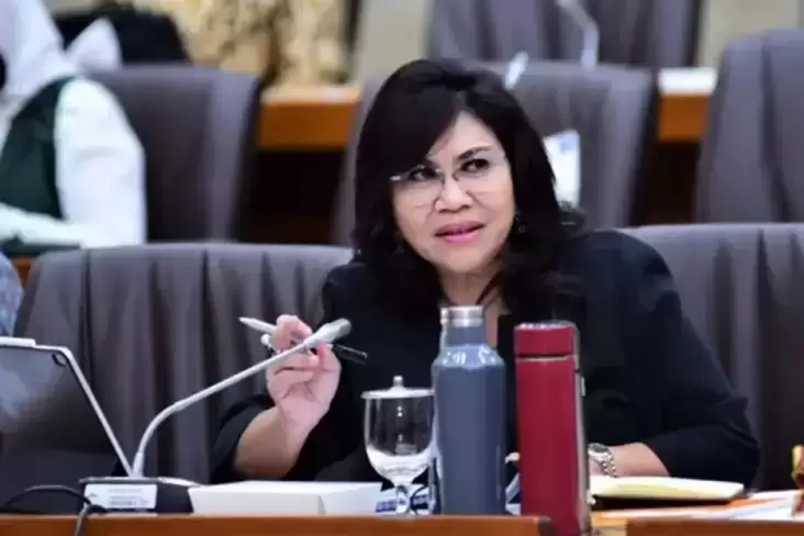 Soal Starlink, Evita Peringatkan otoritas Agar Adil dan juga juga Ungkap Kemungkinan Bahaya Baru