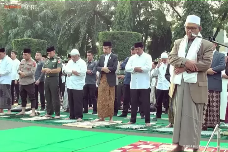 5 Fakta Momen Jokowi Salat Iduladha 2024 di dalam di Semarang