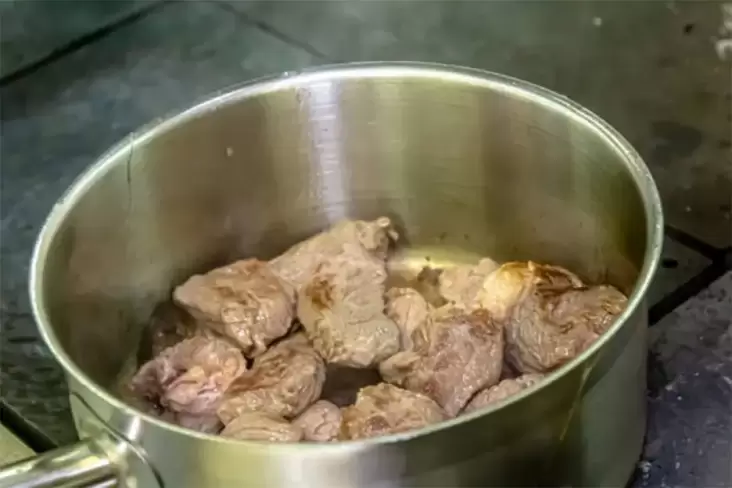 5 Tips Masak Daging Kurban Empuk lalu Hemat Gas