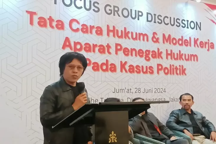 Adian PDIP: Hasto Diperlakukan seperti Teroris ketika Diperiksa KPK