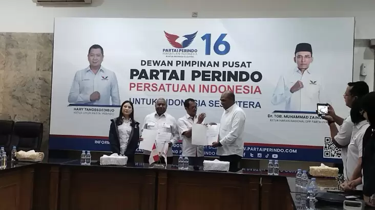 Didukung Partai Perindo dalam pada pemilihan kepala tempat Papua Barat, Dominggus Mandacan Garansi Lakukan Hal Ini adalah adalah