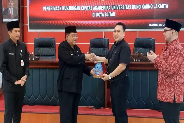 Rektor UBK kemudian Direktur Akademi Komunitas Negeri Putra Sang Fajar Blitar Jajaki MoU