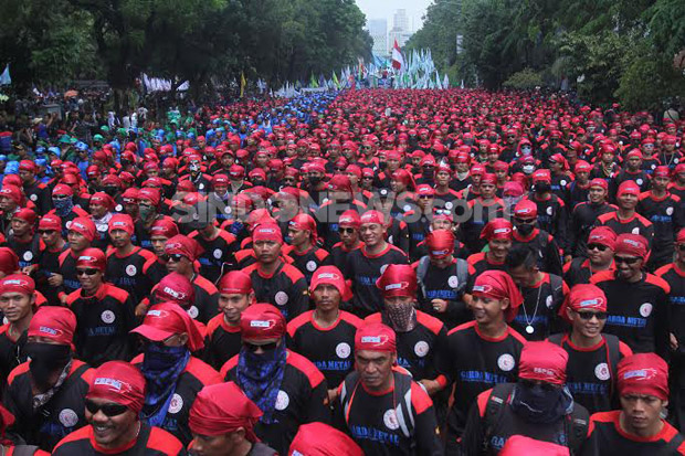 Ribuan Buruh Demo Tolak Tapera di tempat area Istana, Komite BP Tapera ke DPR