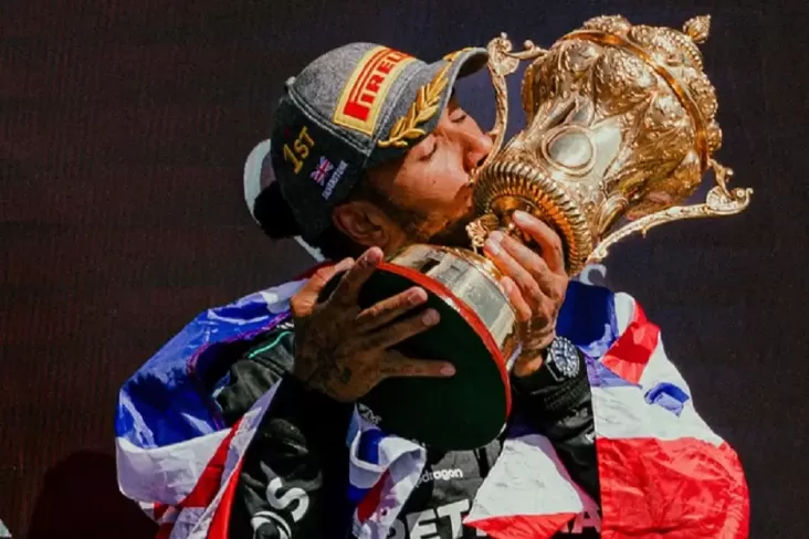 Lewis Hamilton Meneteskan Air Mata usai Kemenangan gemilang gemilang Emosional GP Inggris 2024