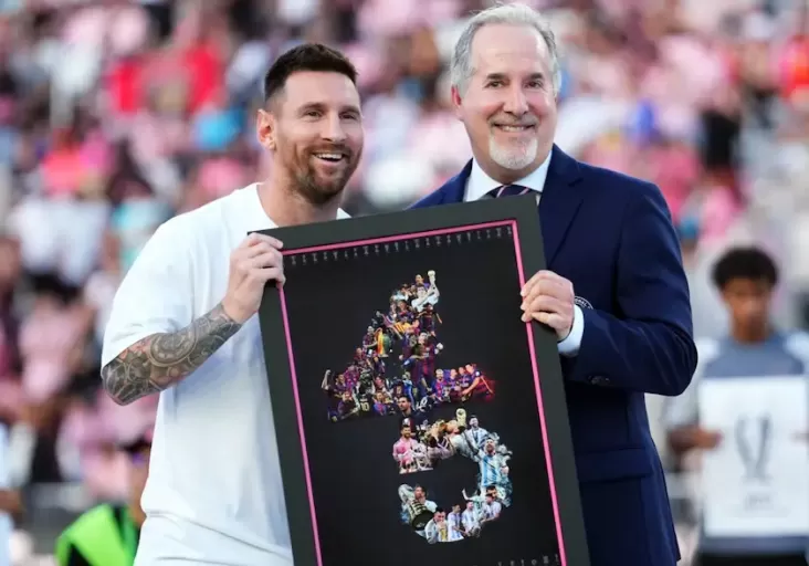 Momen Lionel Messi Terima Penghargaan dari Inter Miami setelahnya Raih Trofi ke-45