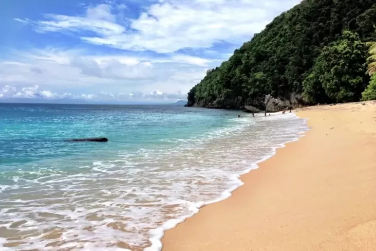 5 Pantai Pasir Putih Terindah pada Papua, Surga Tersembunyi Ujung Timur Indonesia