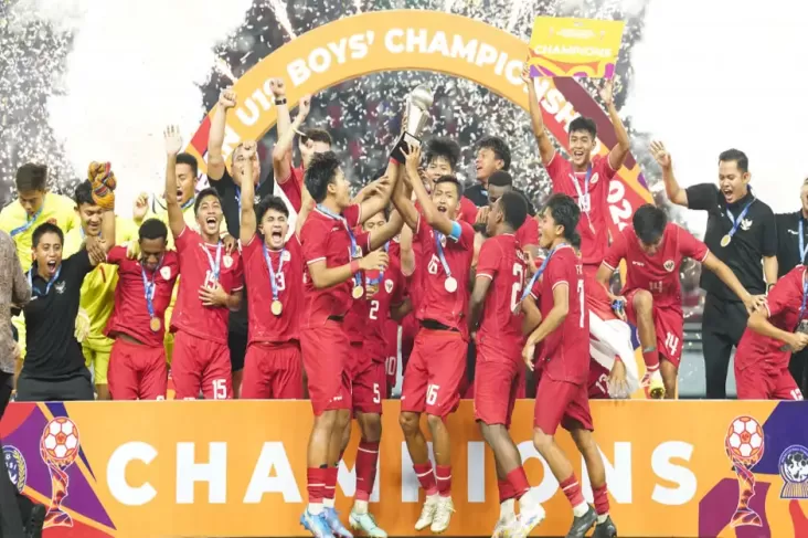 Trofi Piala AFF U-19 Motivasi Timnas Indonesia U-19 Diterima Kualifikasi Piala Asia U-20